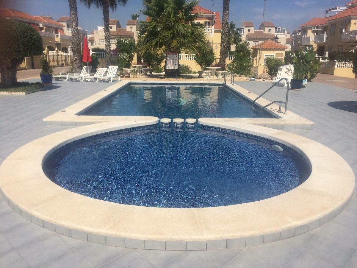 Torrevieja, La Torreta Ground Floor Apartment With Large Private Patio Garden Zewnętrze zdjęcie